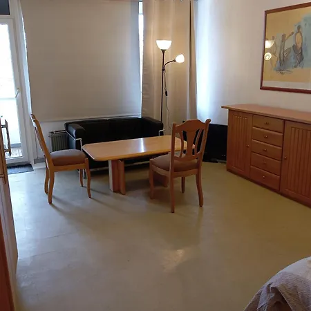 Naehe Supermaerkte & & Gute Anbindung & Balkon 뒤스부르크